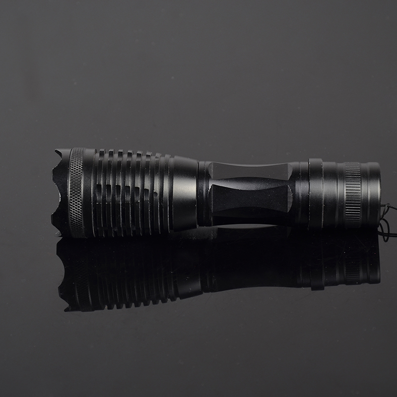 Outdoor high-intensity flashlight, rechargeable LED portable self-defense high-intensity zoom flashlight details Picture