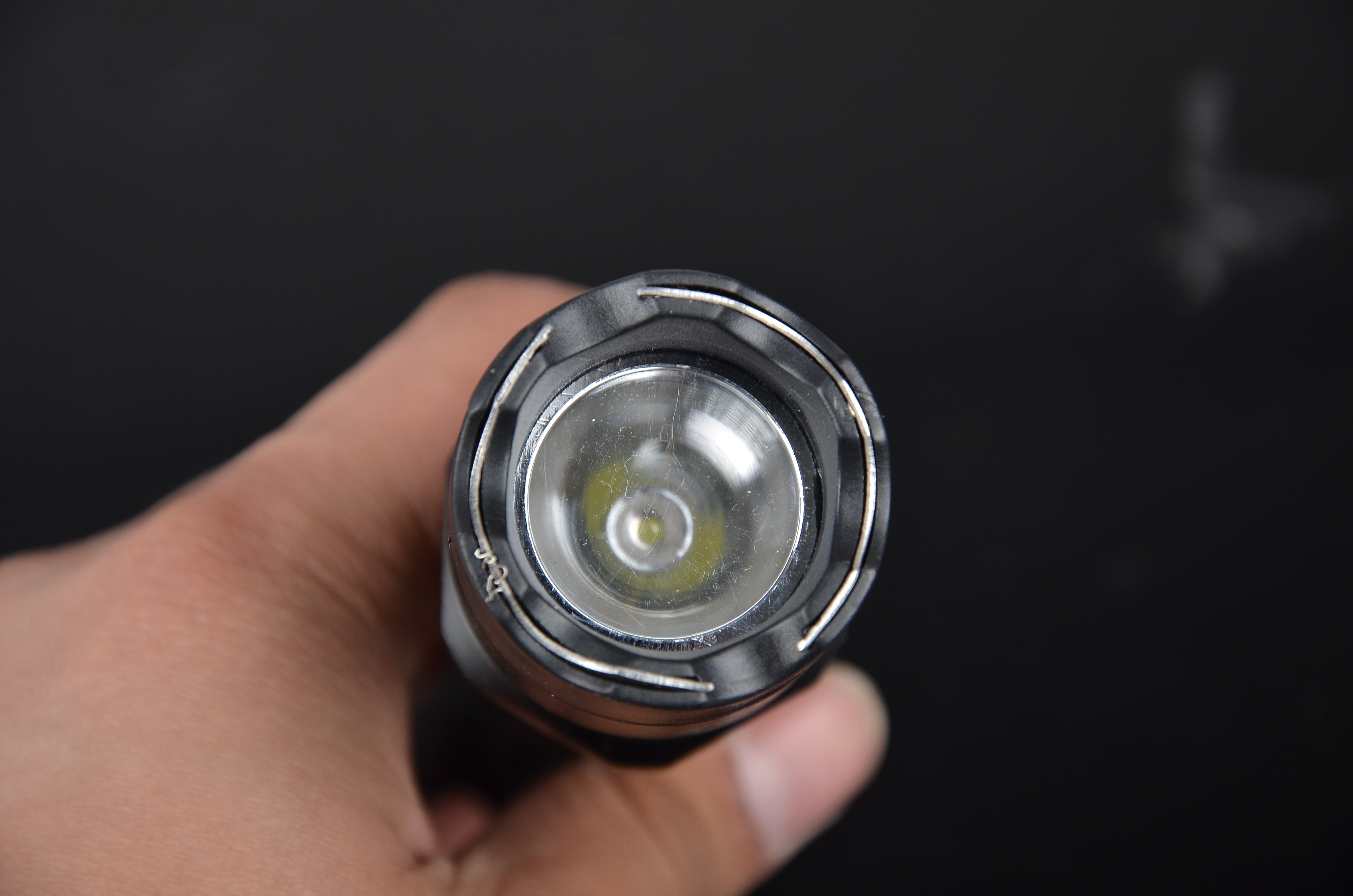 1101 High-intensity flashlight, self-defense flashlight, explosion-proof high-intensity flashlight, factory direct sales Specification image