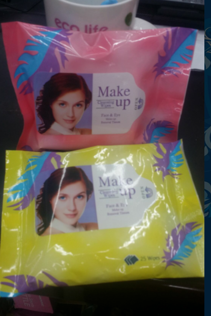 Export of 25 pieces of feathered beauty wet wipes and hot air cloths Application Scenario