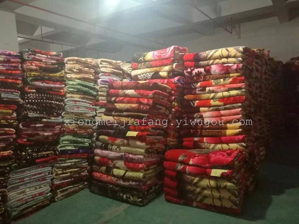 Raschel Blankets In Stock, A Lot Of Stock Processing, A Large Quantity Is Preferred Application Scenario