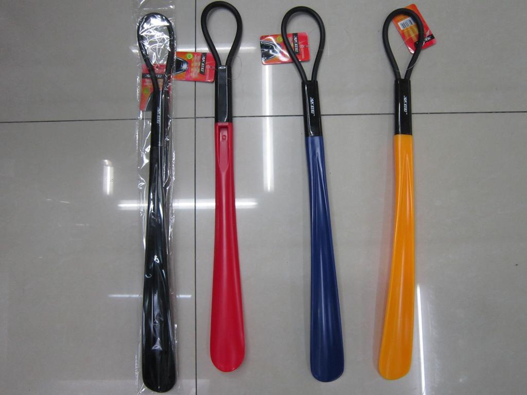 全塑带管实色中鞋拔