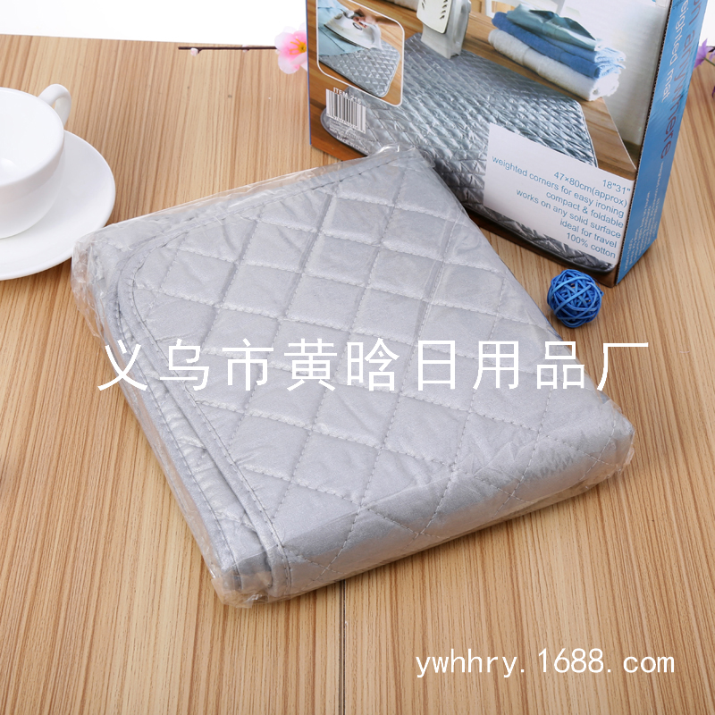 Cotton silver-plated heat-resistant folding ironing mat physical display