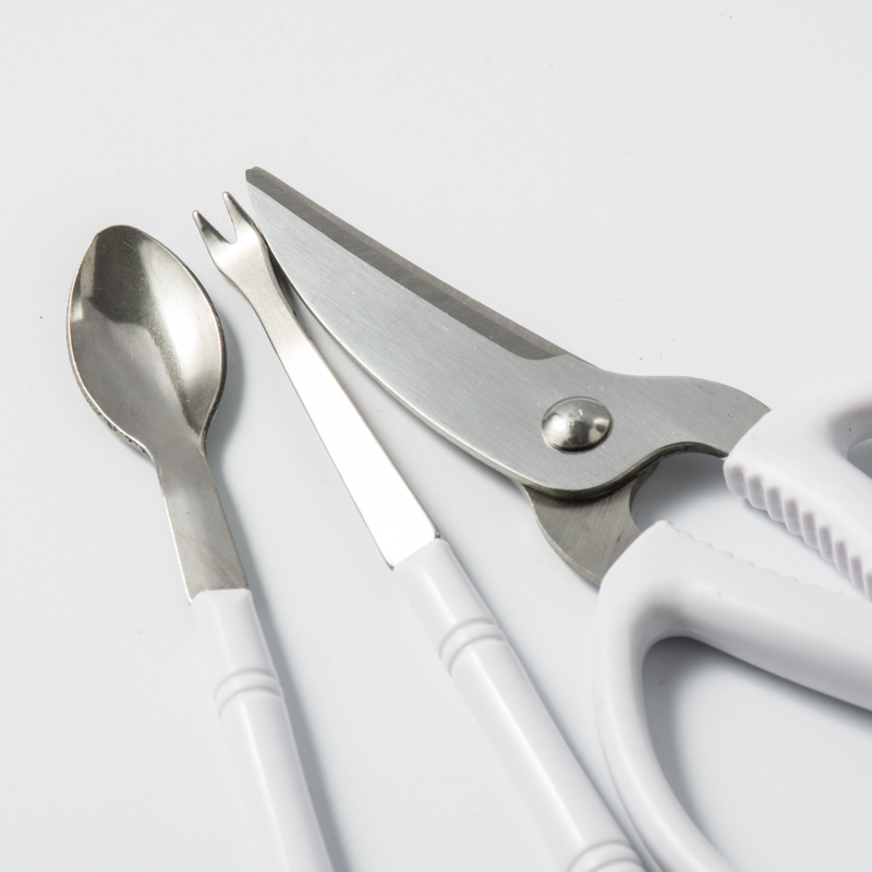 K-781 Crab cutters are convenient and easy to use for both home and travel details Picture