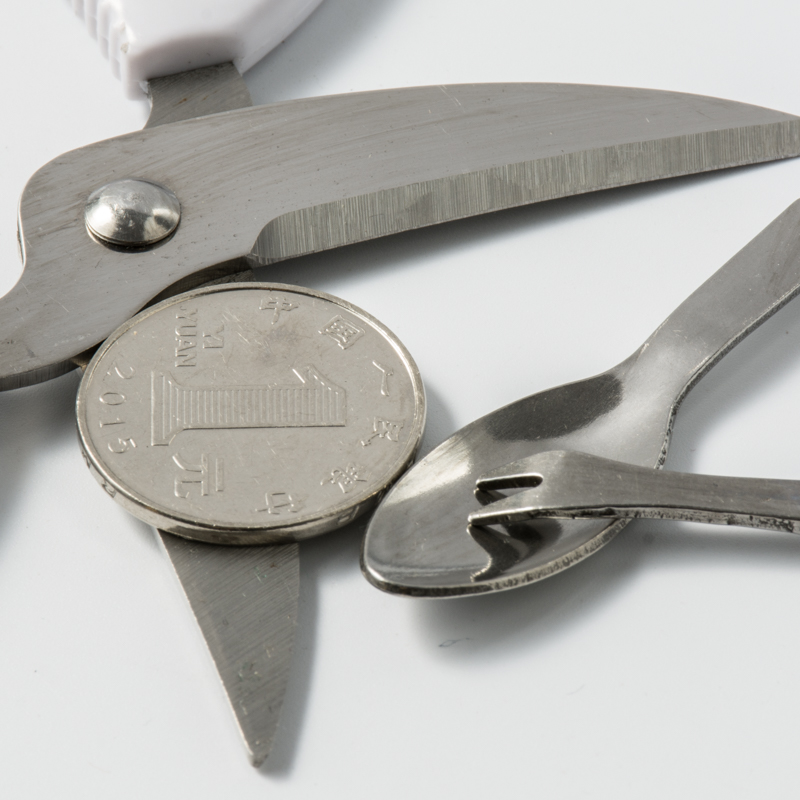 K-781 Crab cutters are convenient and easy to use for both home and travel Application Scenario