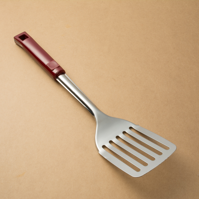 The bakelite red and blue handle spatula missed the rice spoon and meat fork
