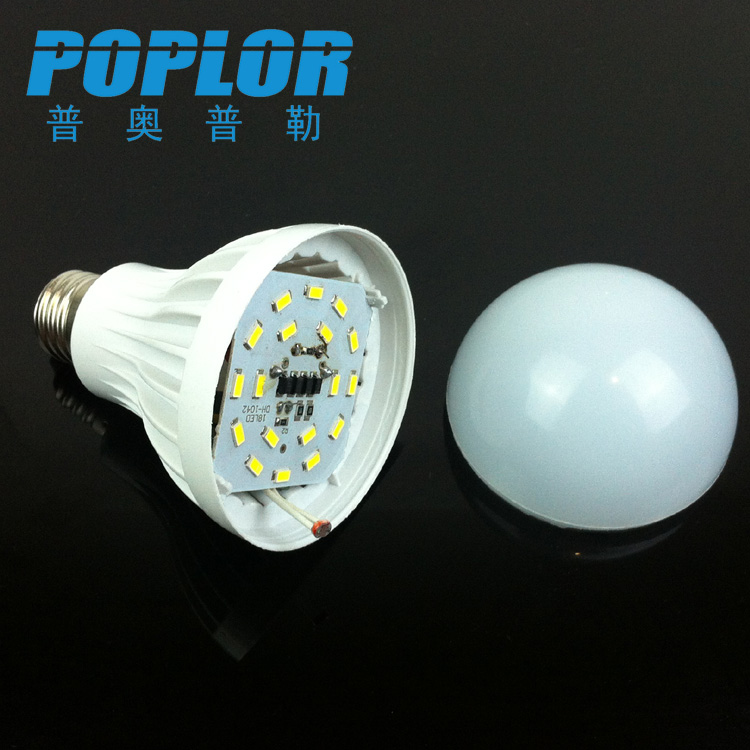 LED球泡灯实物图
