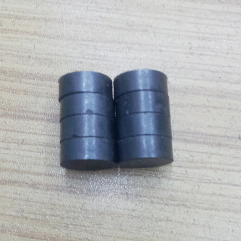 铁氧体磁铁 圆形黑色吸铁石 冰箱贴 磁铁 15*6产品图
