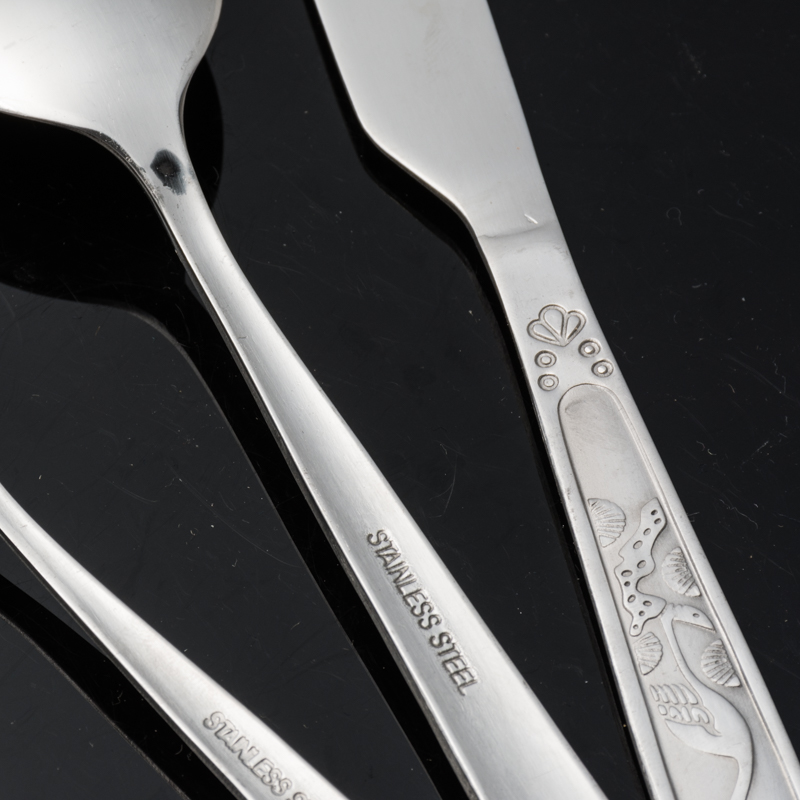 Factory direct sales of high-end stainless steel thickened knife, fork and spoon sets for engraved steaks and Western cuisine Specification image