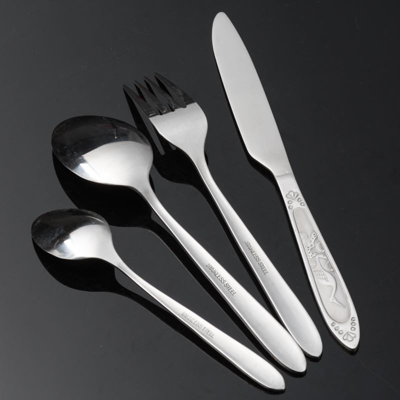 Factory direct sales of high-end stainless steel thickened knife, fork and spoon sets for engraved steaks and Western cuisine details Picture