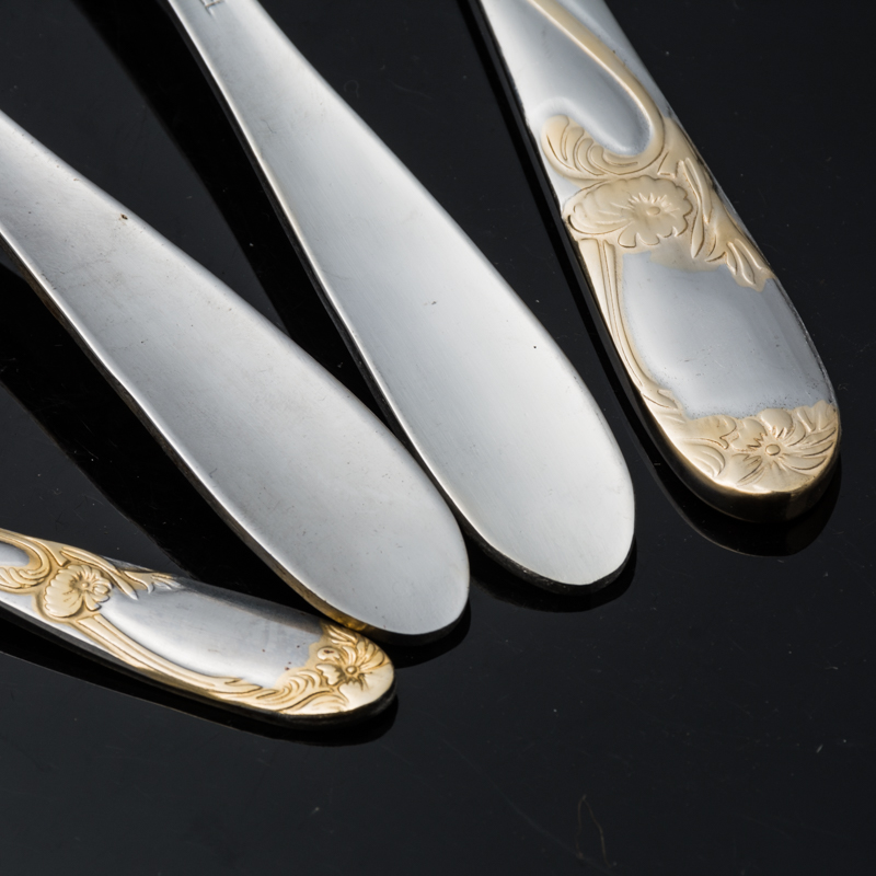 High-end stainless steel thickened steak Western cuisine knife, fork and spoon set, three-piece set, four-piece set gift Specification image