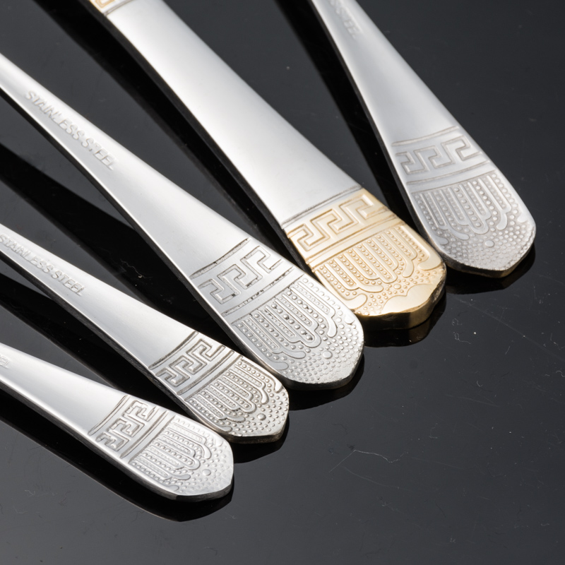 High-end stainless steel thickened gold-plated steak Western-style knife, fork and spoon sets, three-piece and four-piece gift sets, factory direct sales Application Scenario