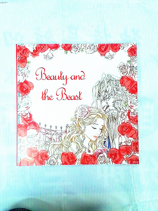 2016年最新版英语版本的手绘彩色秘密花园涂色本