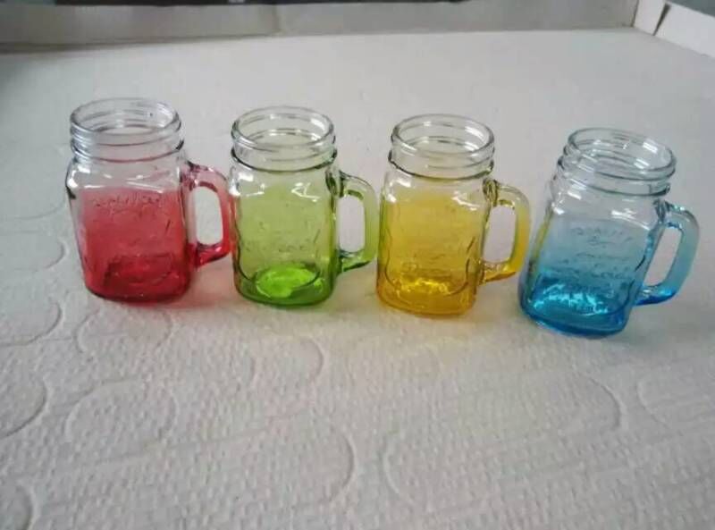 Gradient glass put a glass of water in a drink cup of 450ml