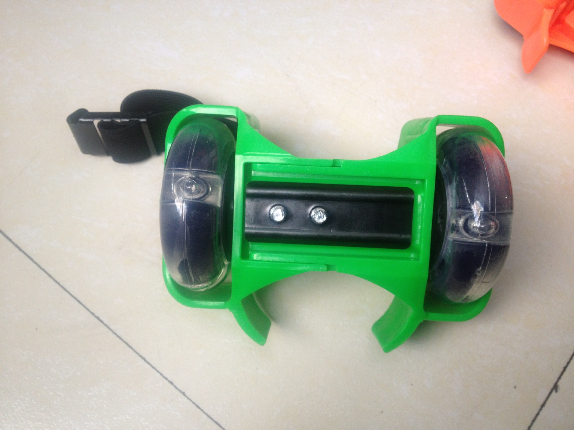 风火轮PU闪光轮暴走鞋细节图