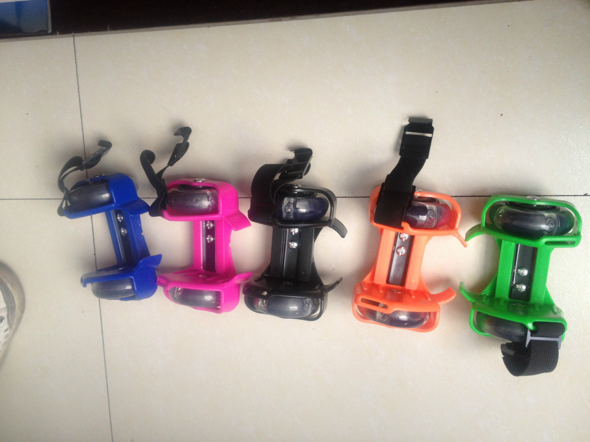 风火轮PU闪光轮暴走鞋产品图