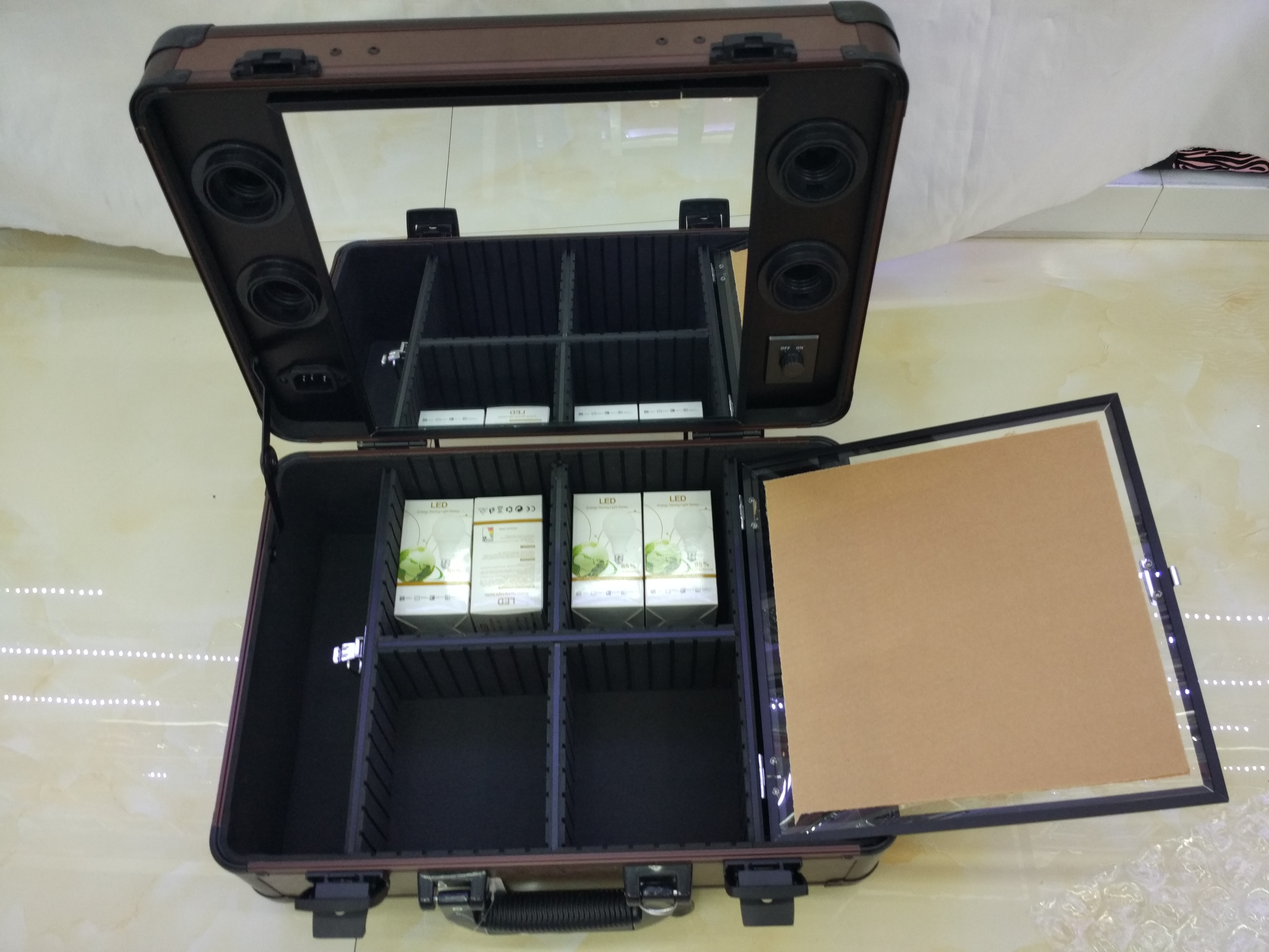 Professional makeup case with makeup suitcase makeup case light box makeup artist practical all aluminum