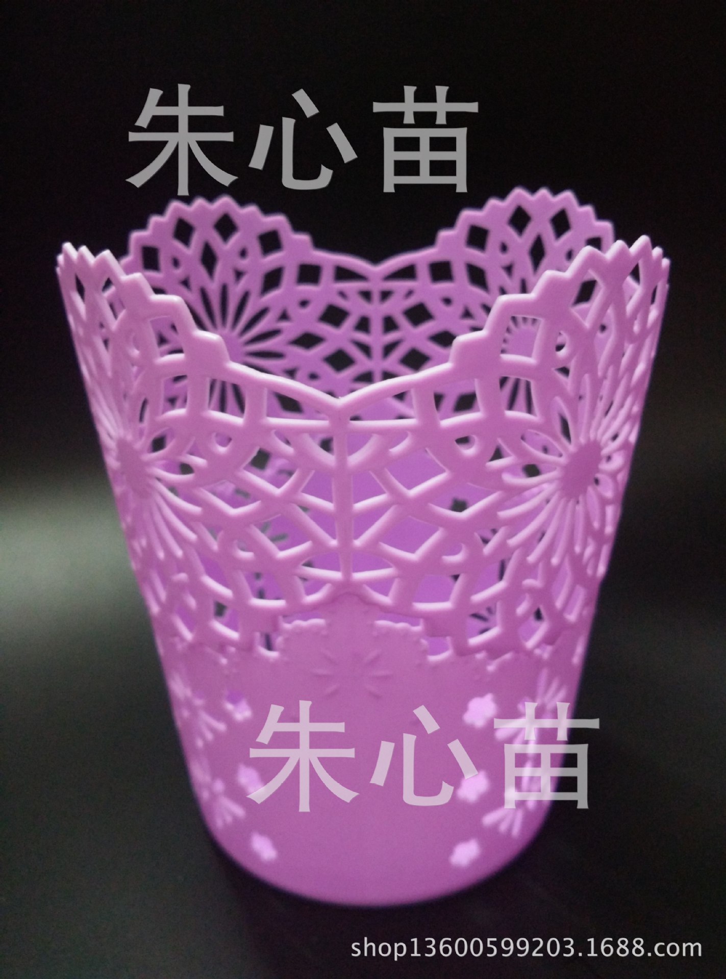 厂家直销 镂空花边圆形笔筒桌面收纳篮 塑料圆形桌面收纳桶