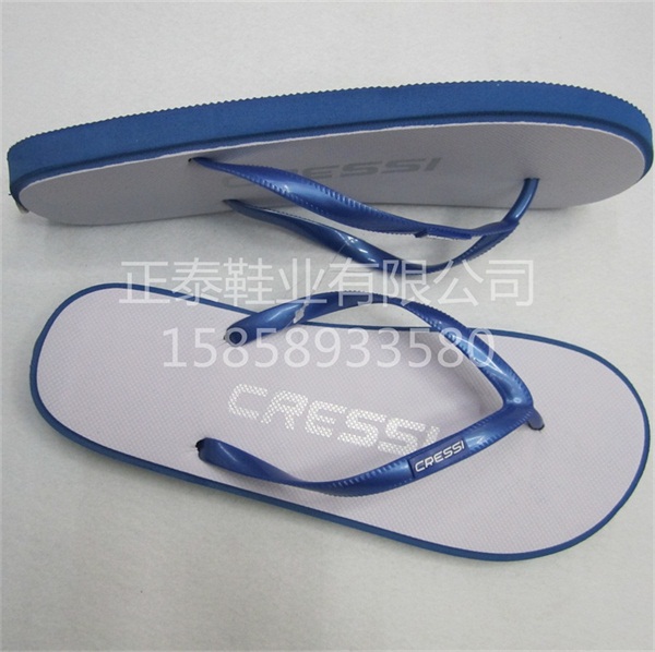 Wholesale edge-trimmed men's flip-flops on the beach from the manufacturer Specification image