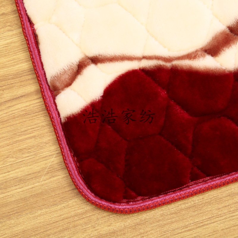 Patterned Microfiber Polyester Bed Mat Application Scenario