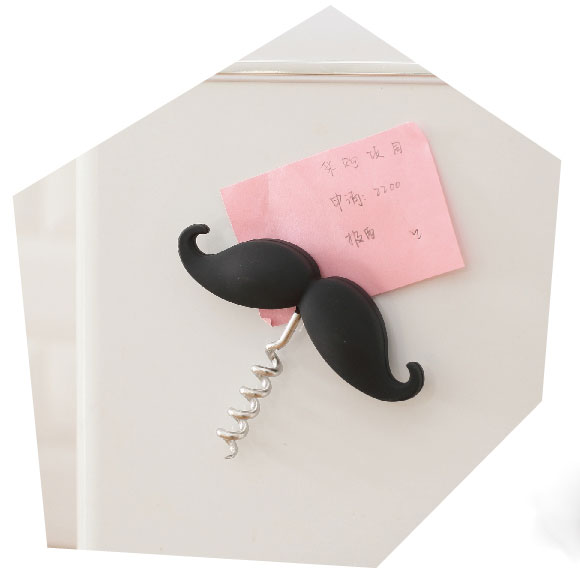 Creative and cute wine bottle opener with cucumber beard silicone handle and stainless steel wine bottle opener Application Scenario