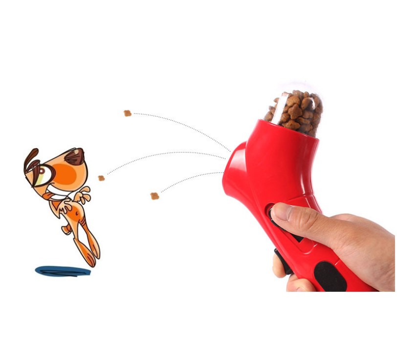 New toy dog PET food catapult PET TREAT LAUNCHER Application Scenario
