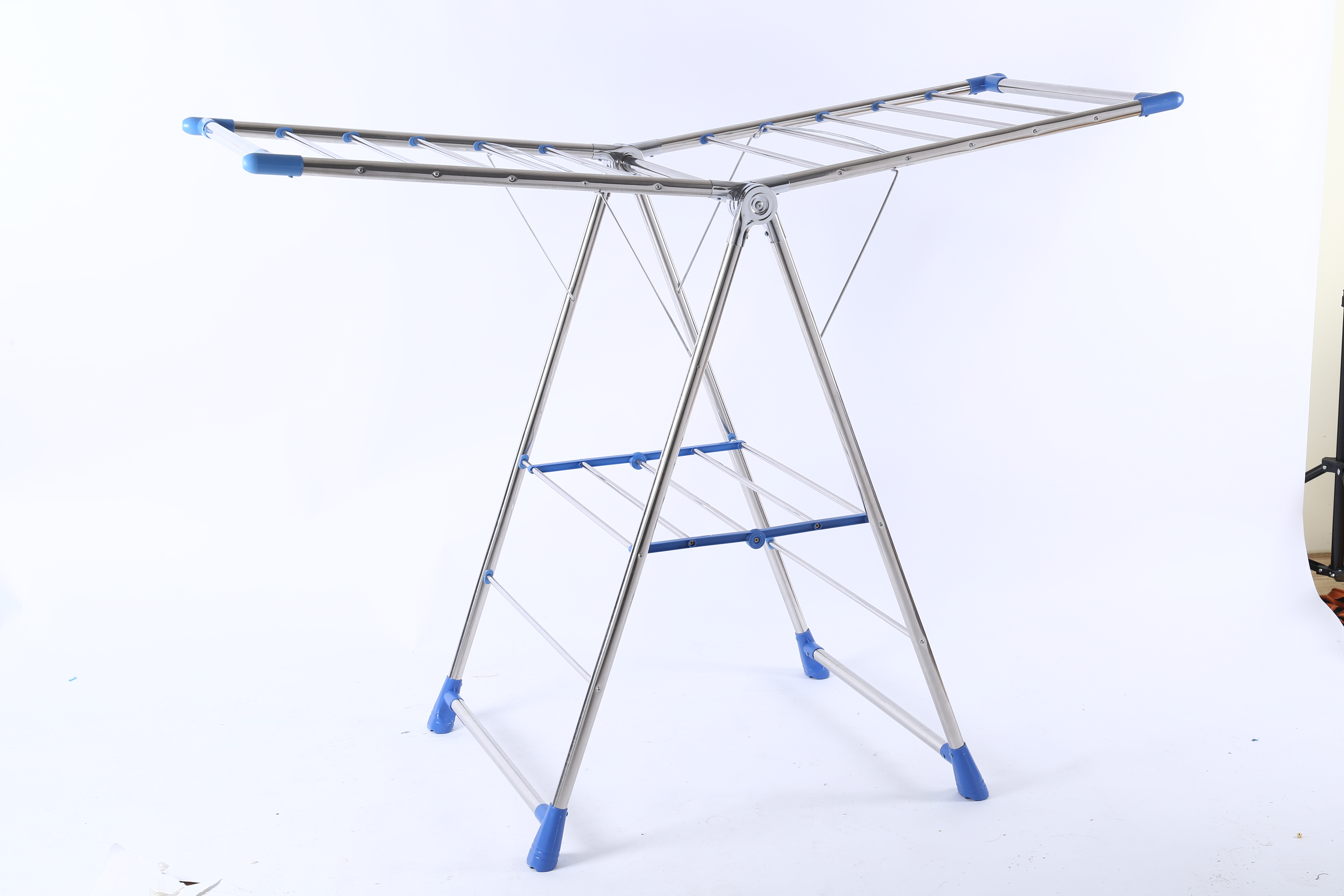 折叠不锈钢衣架产品图