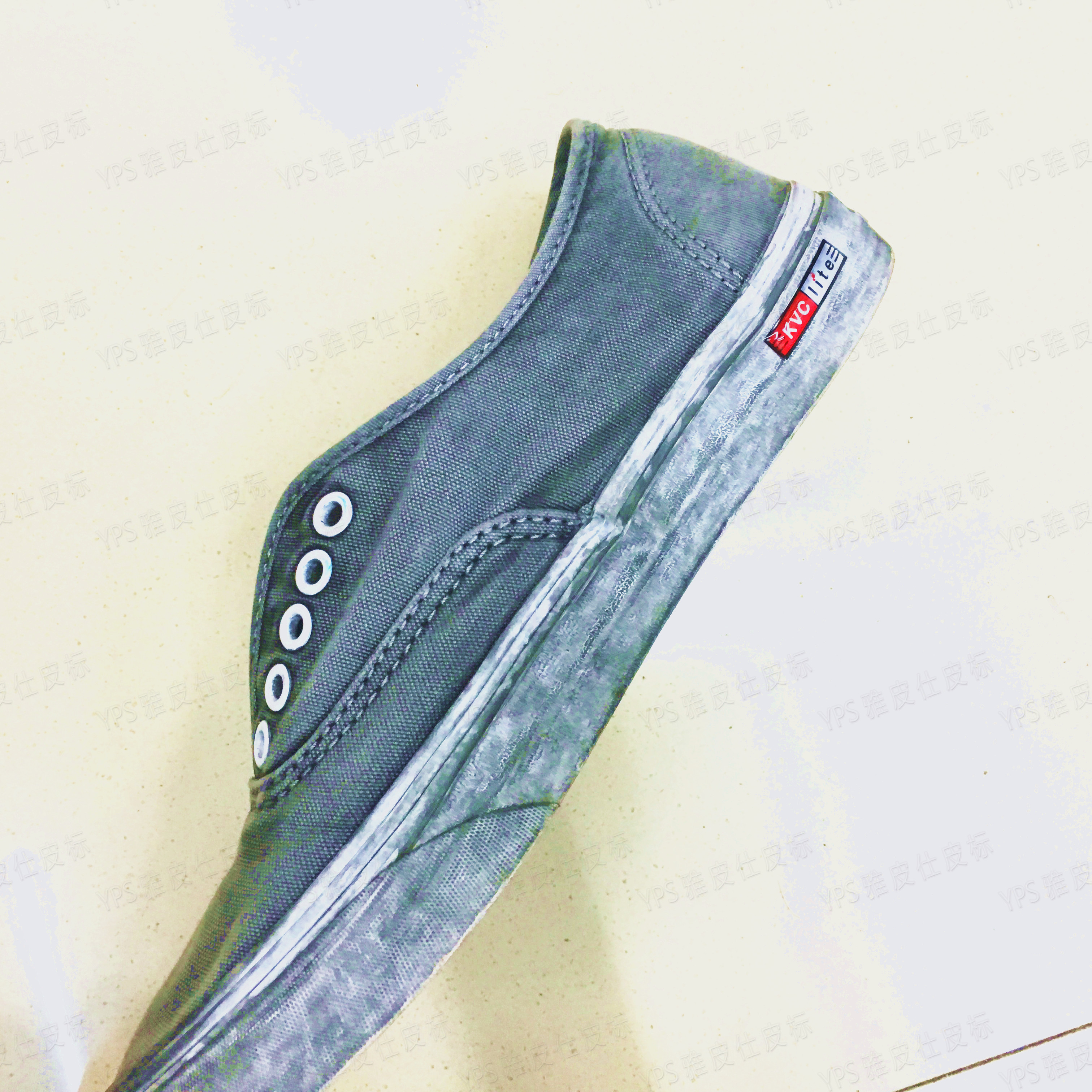 Factory direct sales of oil drop labels, plastic drop labels, leather labels, trademarks and pvc labels for clothing accessories. Customized according to samples Application Scenario