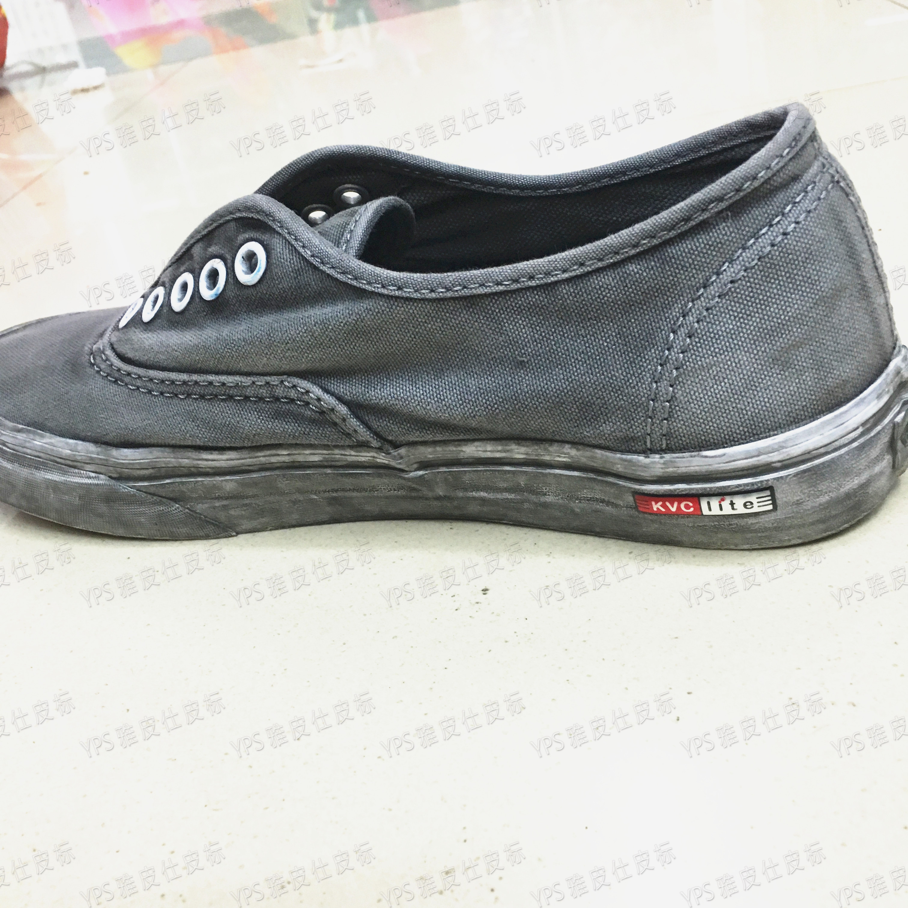 Factory direct sales of oil drop labels, plastic drop labels, leather labels, trademarks and pvc labels for clothing accessories. Customized according to samples Specification image