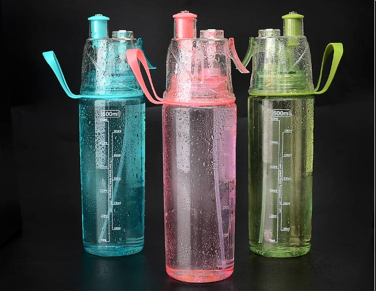 喷雾带盖水杯降温水瓶户外运动喷水随手杯