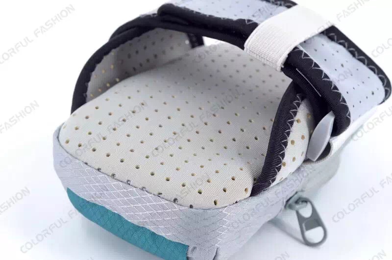 手腕上戴的手机包/轻薄手机腕包产品图