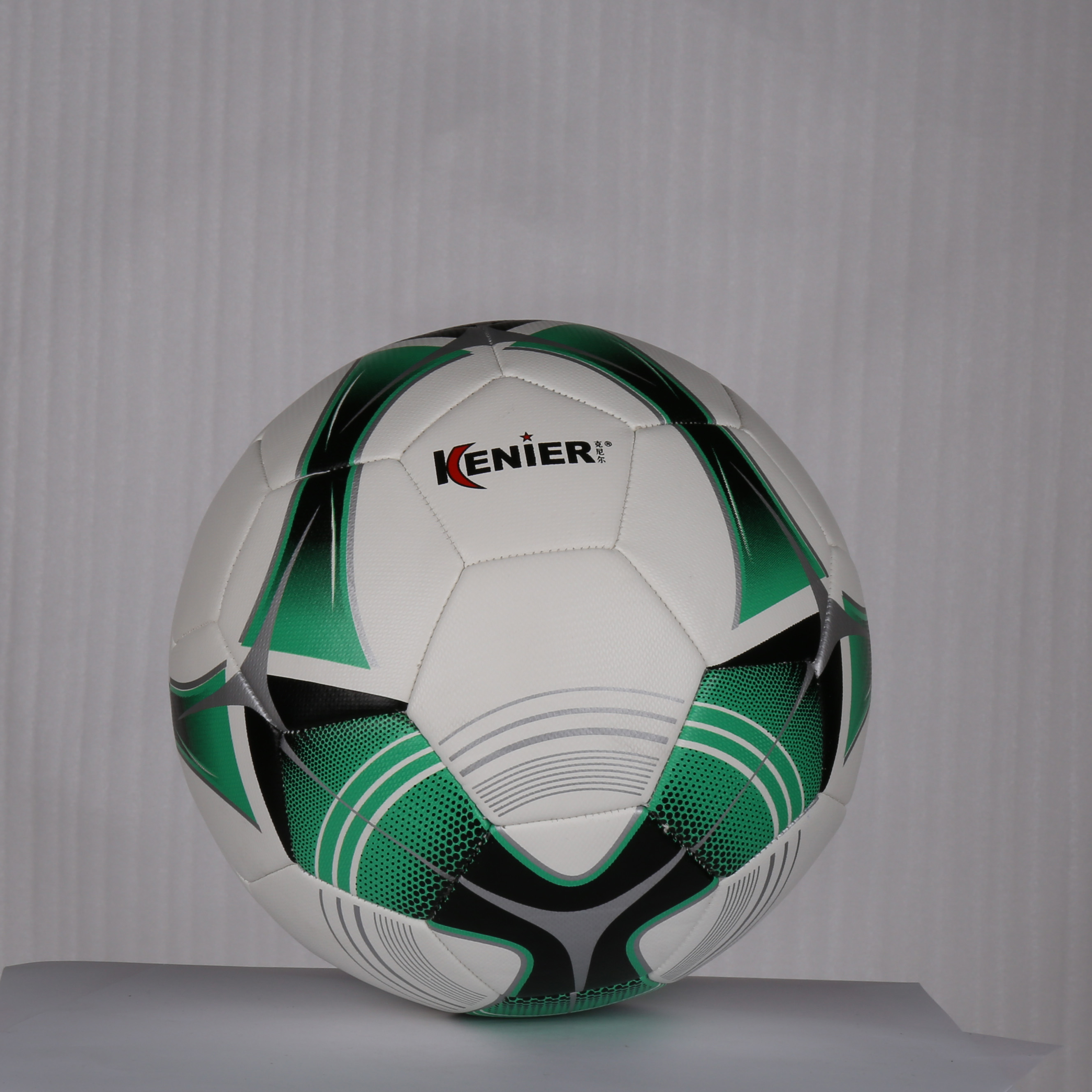 PVC 材质5号机缝足球 布胆 标准比赛训练运动足球批发