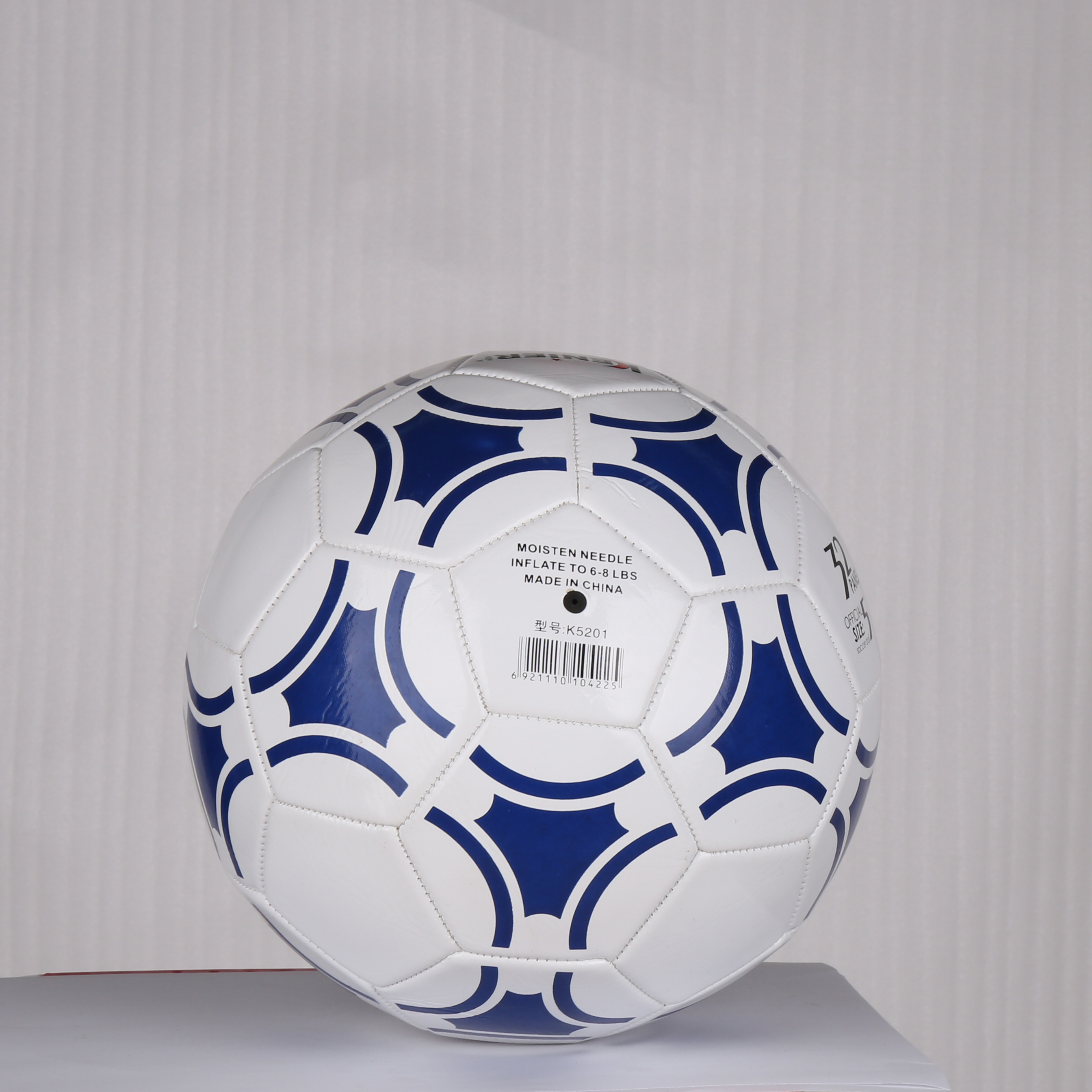 PVC 材质5号机缝足球 橡胶胆 标准比赛训练运动足球批发