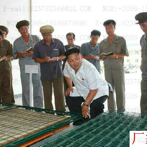 Kim Jong UN inspected the barbed wire factory's barbed wire rope chain link fence panels Application Scenario
