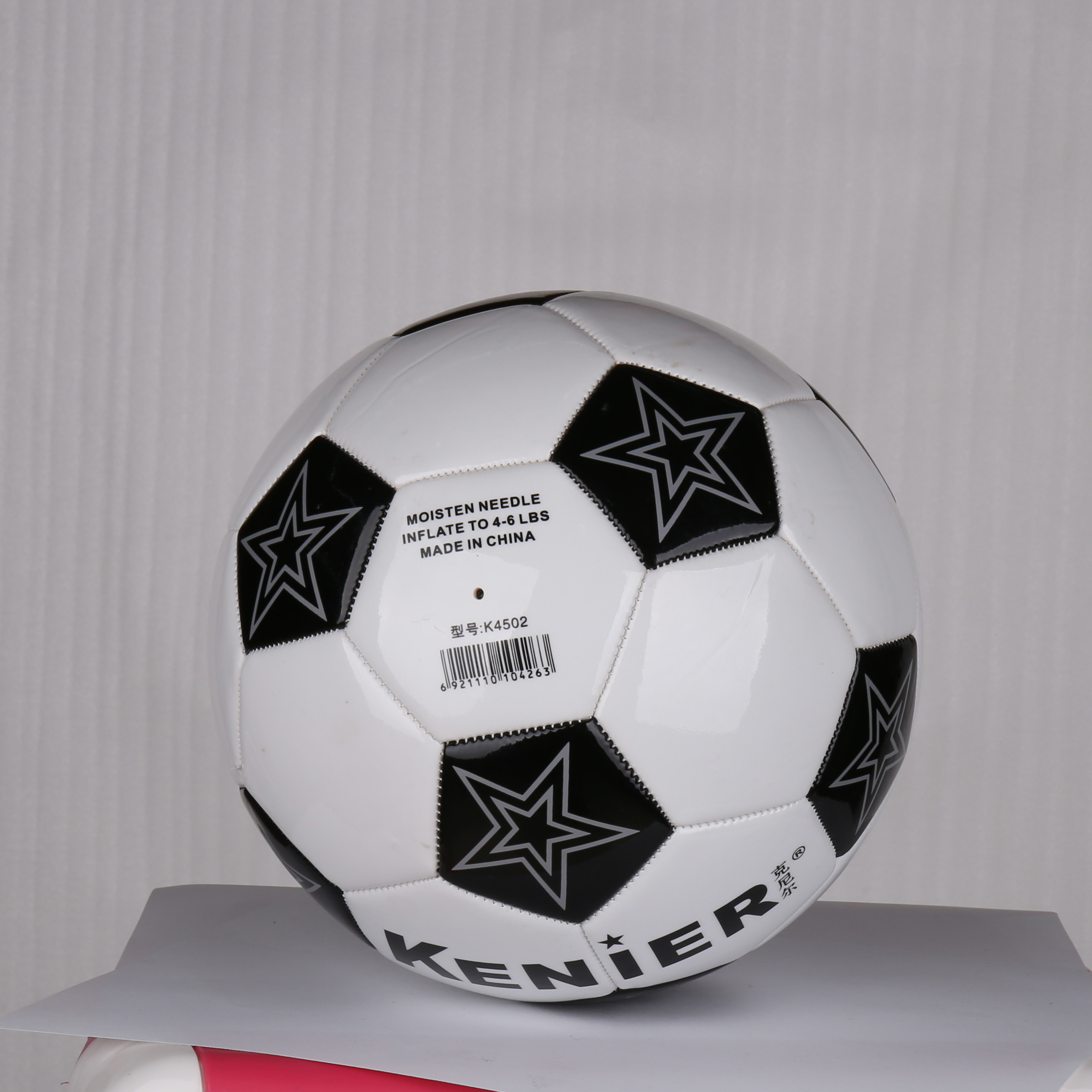 PU 材质4号机缝足球 橡胶胆 标准比赛训练运动足球批发