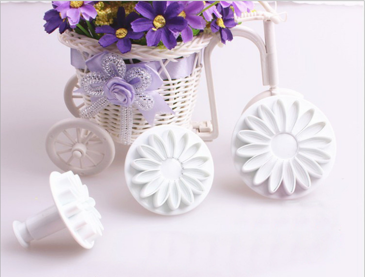 TV shopping 3pcs small sunflower pressing biscuit mould spring turning sugar tool hardcover