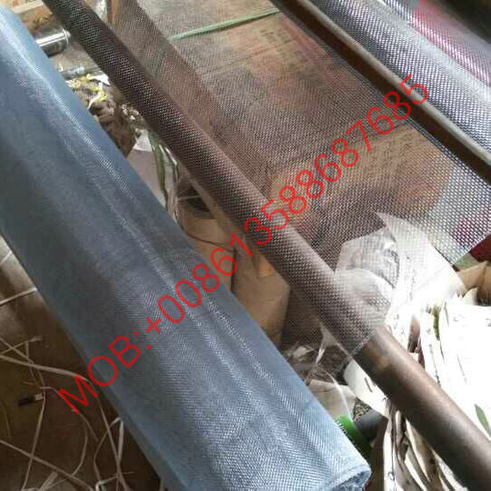 Galvanized square mesh iron window screen wire mesh window screen details Picture