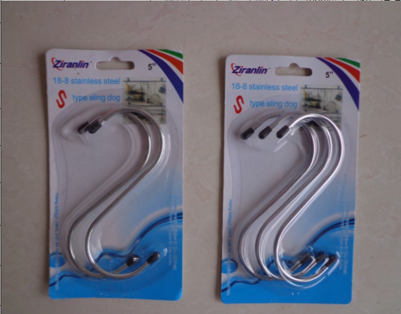 3PCS5-inch S-hook is available in a simple style. The surface of the hook is galvanized and chrome-plated