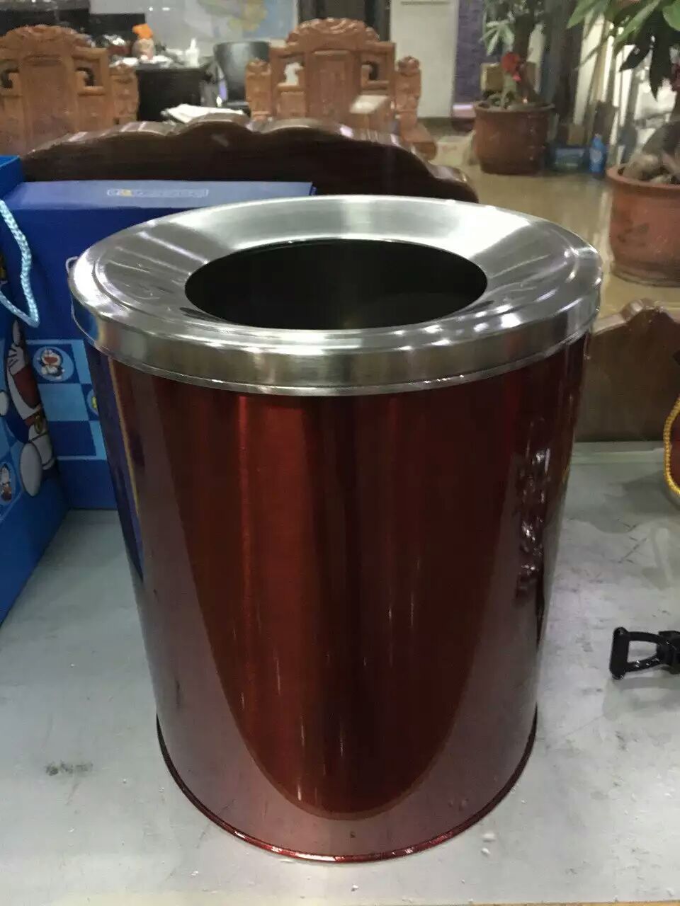 不锈钢果皮桶，不锈钢垃圾桶，客房桶，翻盖垃圾桶细节图