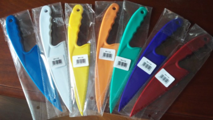 TV special novel TV shopping colorful plastic knife cake cutter cake supplies