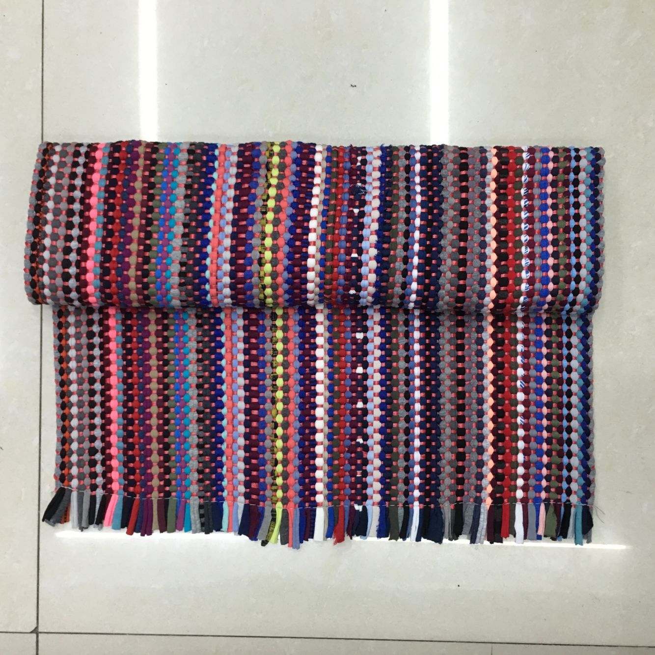 45*75cm cotton fabric strip floor mat, door mat, floor mat, absorbent cotton fabric strip, rainbow woven mat details Picture