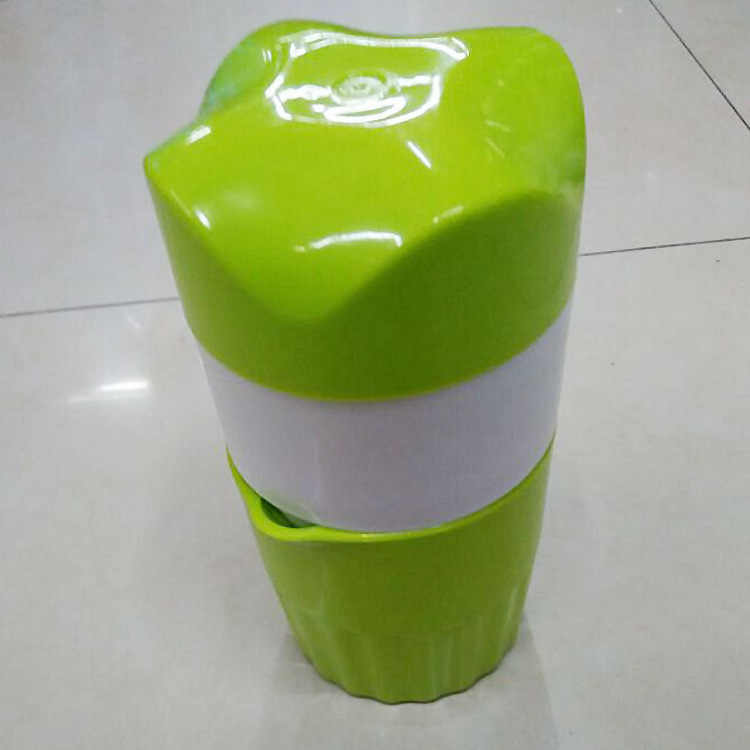 Kitchen small appliances: mini juicer, fresh juicer, multi-functional vegetable and fruit juice Application Scenario