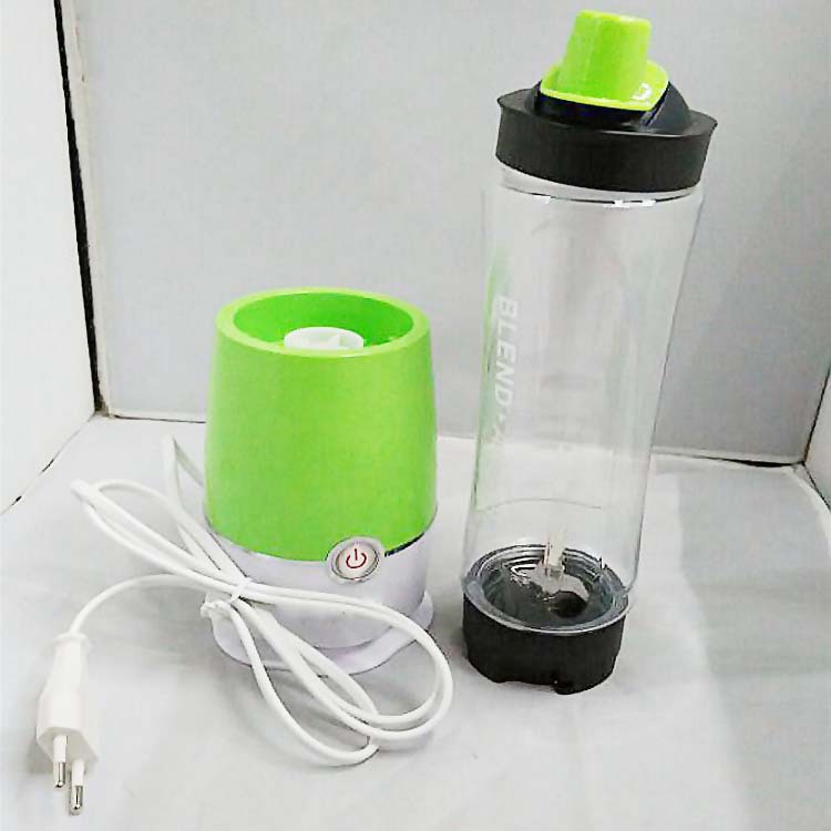 New multi-functional household electric mini juicer, original juicer, mini juicer and food processor Application Scenario
