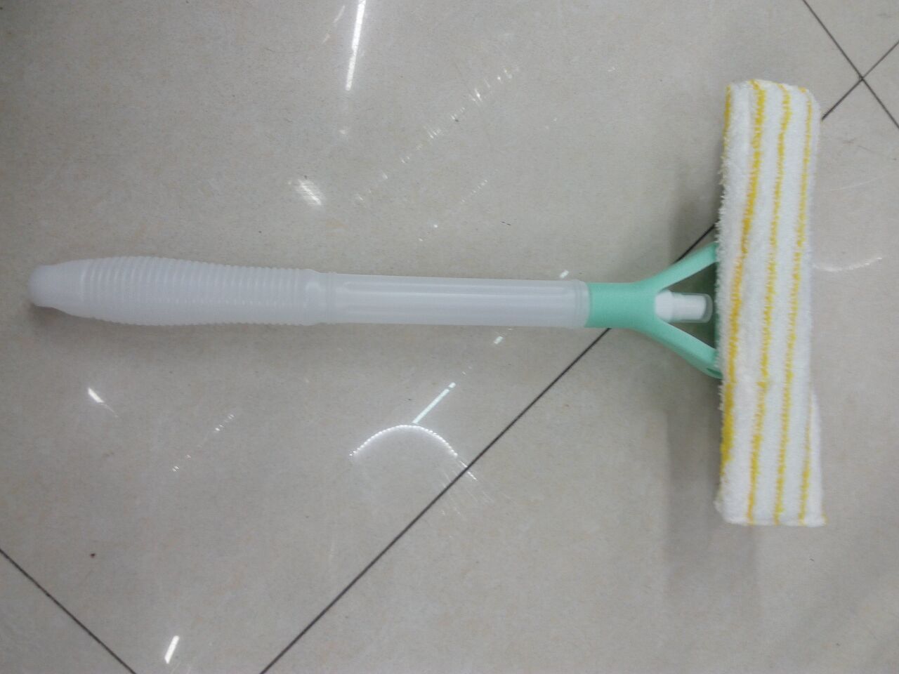 新款玻璃喷水刮 玻璃擦雾车窗玻璃擦地刮清洁器一体式喷水刮