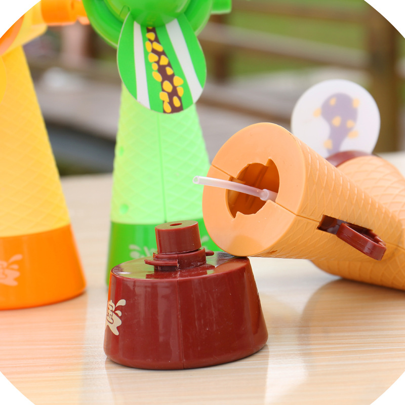 夏季儿童手摇风扇 创意儿童甜筒喷雾风扇手持小风扇细节图
