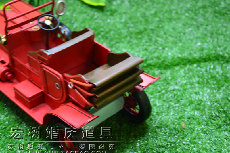 Retro prop model cars, tinplate spray-painted model cars, retro cars for wedding Specification image