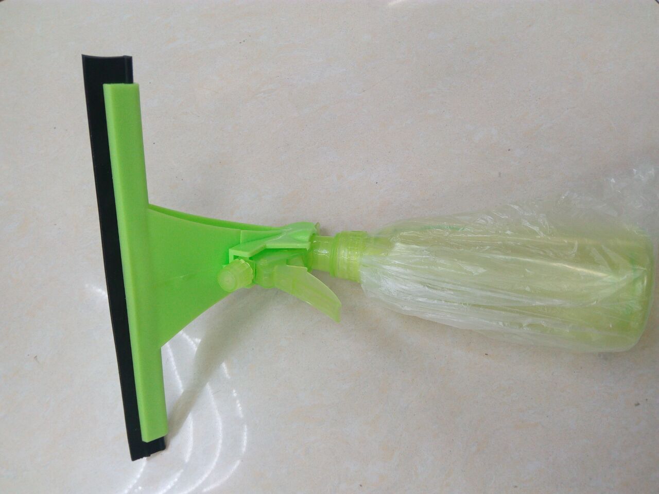 TV foreign trade product new spray glass scraper household cleaning good helper multi-purpose glass scraper