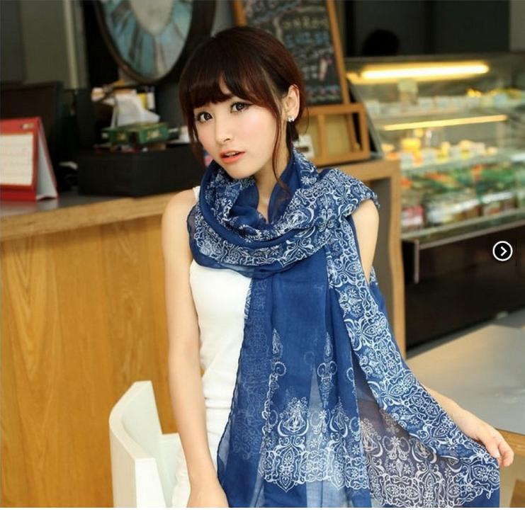 The latest Korean retro blue and white porcelain lady scarf velvet chiffon silk scarf, scarf wholesale