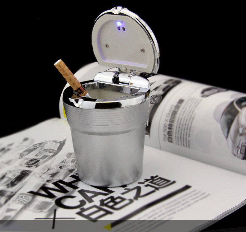 车用烟灰缸实物图