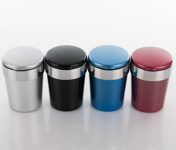 新款汽车用带灯烟灰缸车载烟灰缸汽车内饰用品