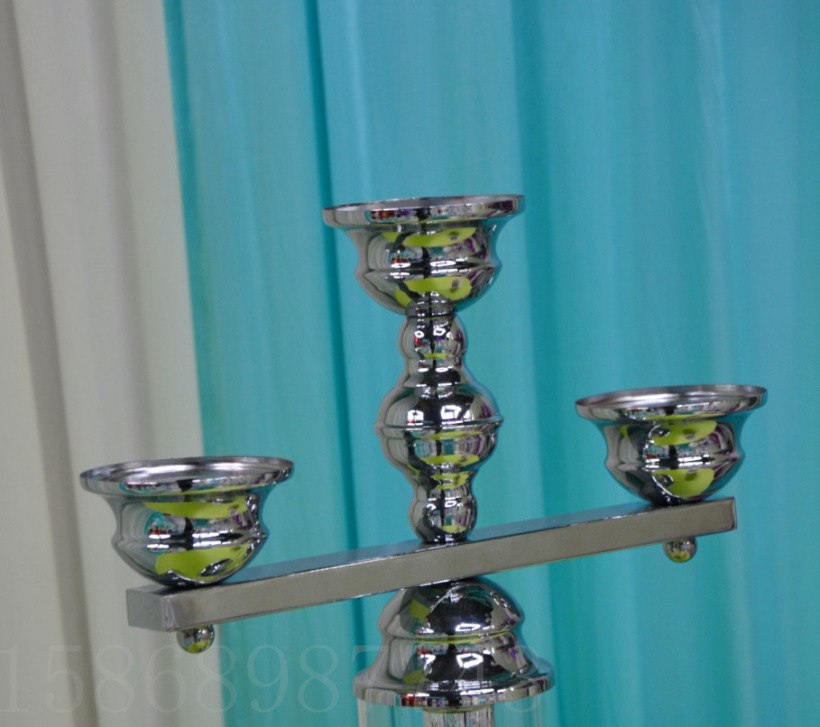 Clearance sale: Stainless steel three-headed candlesticks, sign-in tables, decorative items and props details Picture